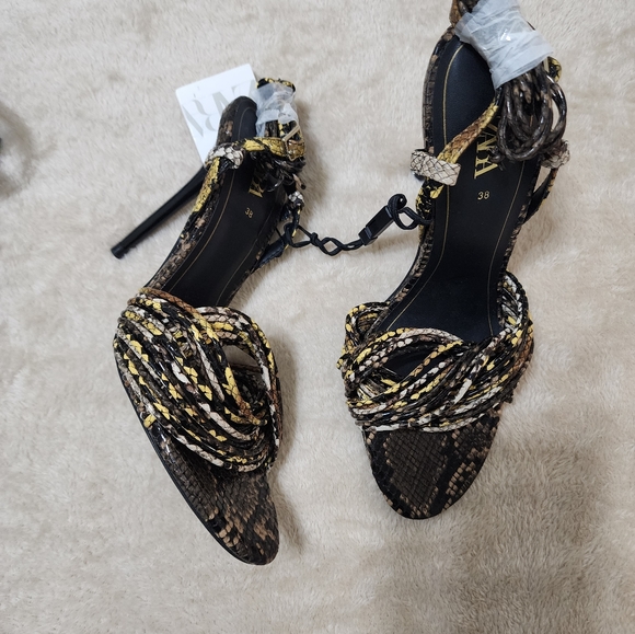 Zara Women's Heeled Tie Sandals - Picture 3 of 5